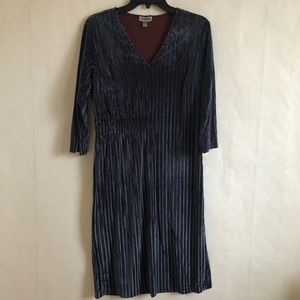 📦 MOVING SALE: (NWT) Chelsea28 Ribbed Velour Feel Dress (Bundle 5 for $30)
